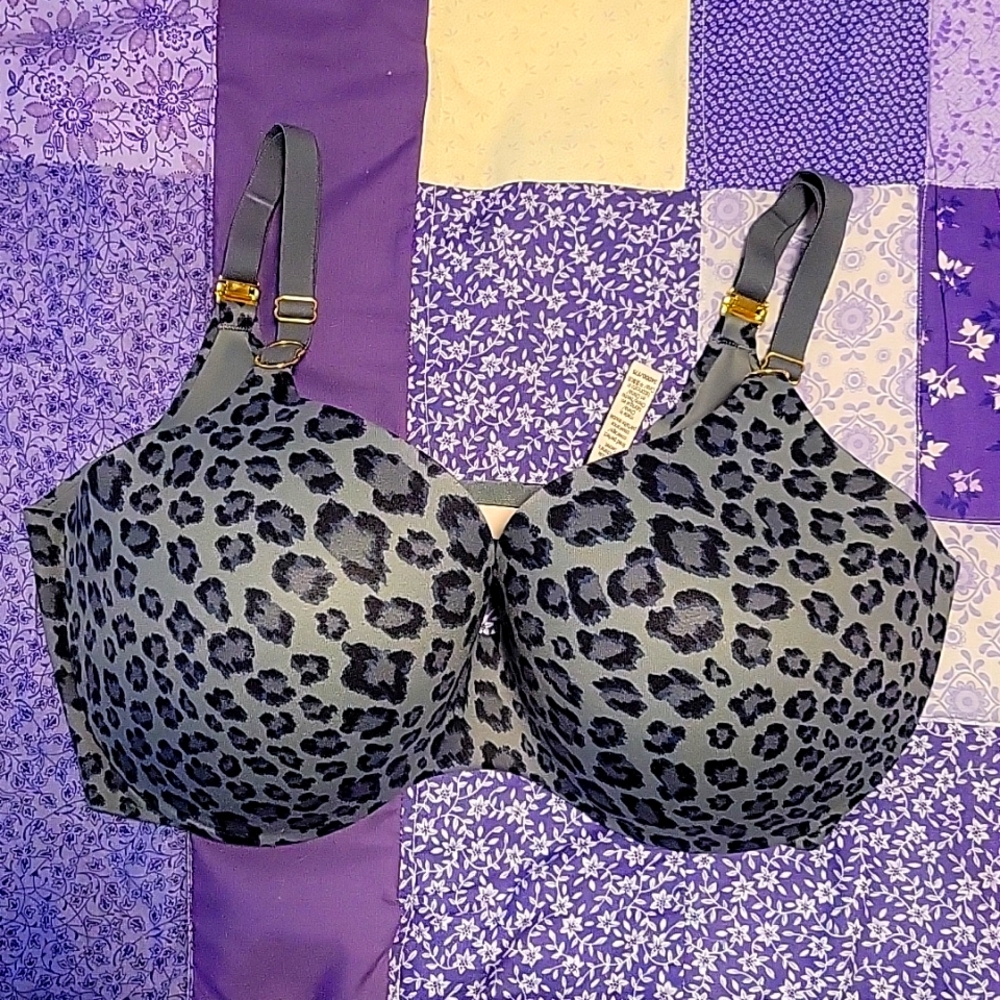 Victoria's Secret Incredible Bra 34DDD